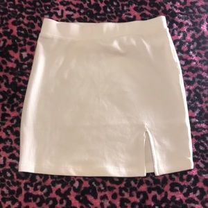 Size s white skirt with slit